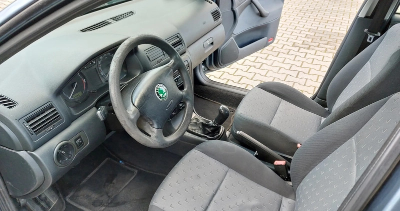 Skoda Octavia cena 8200 przebieg: 302530, rok produkcji 2005 z Pionki małe 172